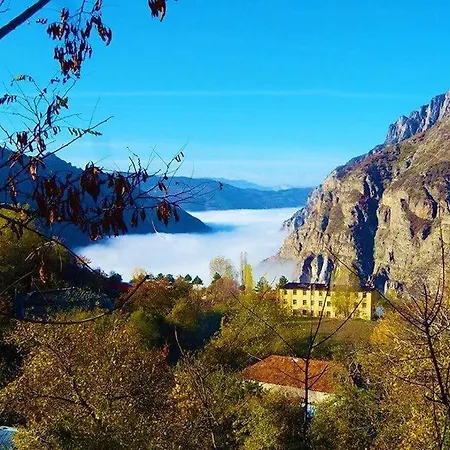 بيت ضيافة Shtini