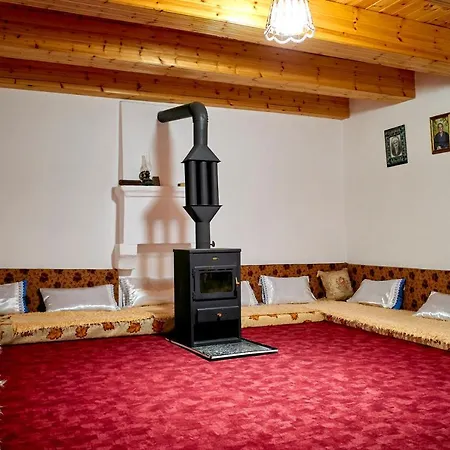 بيت ضيافة Shtini